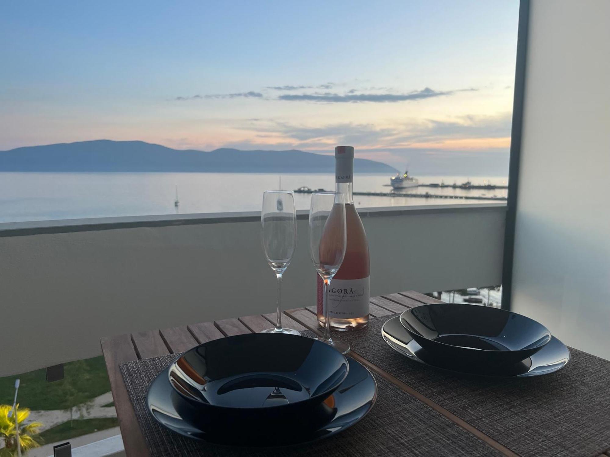 H Y P N O S E By Sea View * Vlorë