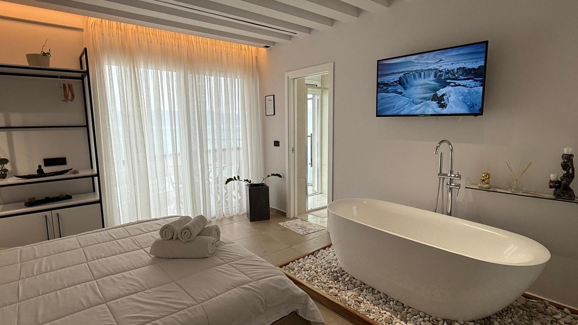 H Y P N O S E By Sea View Appartamento *